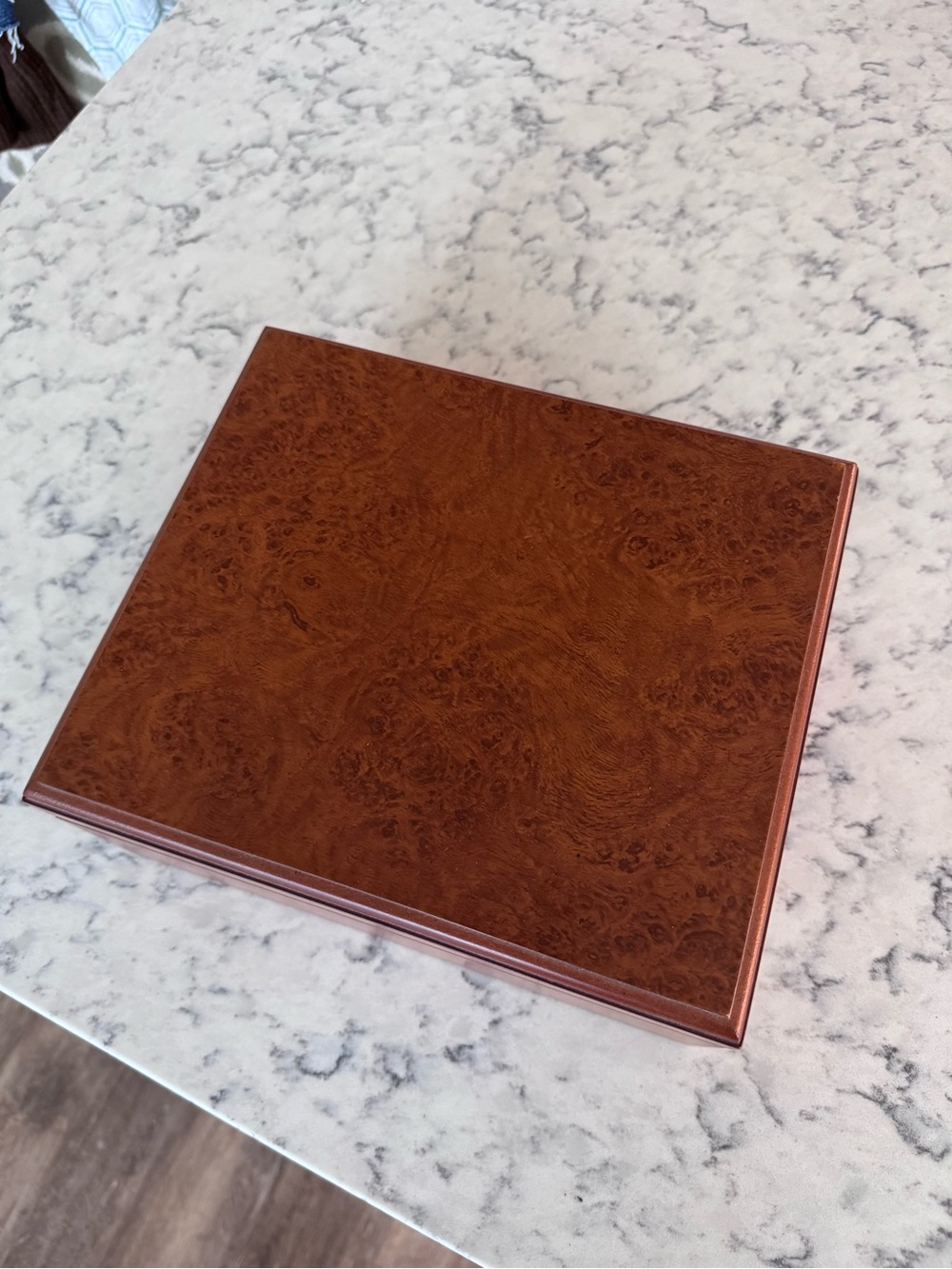 Wooden Burl Finish Storage Cigar Box - Rich Brown